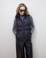 Жилет пуховый из итальянского нейлона черный