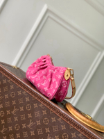 Louis Vuitton Pochette Valley