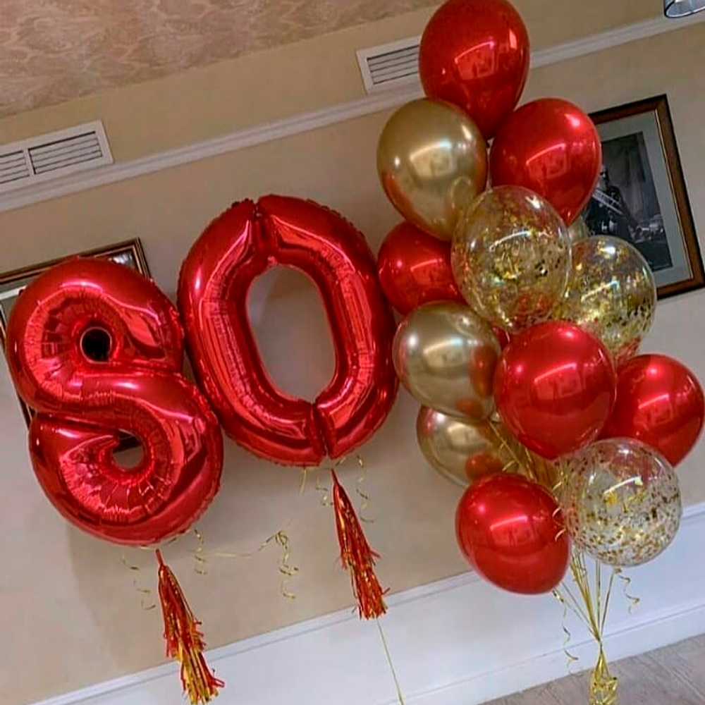 Красная композиция из шаров на юбилей 80 лет