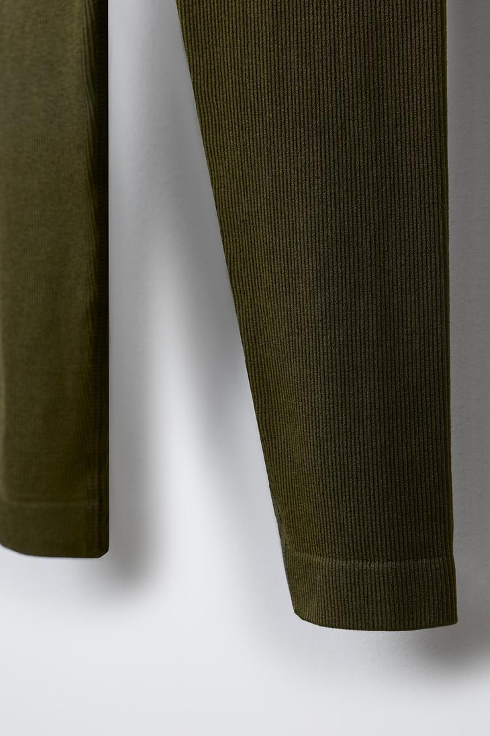 ZARA ЛЕГИНСЫ С НАДПИСЬЮ SKI COLLECTION, ХАКИ