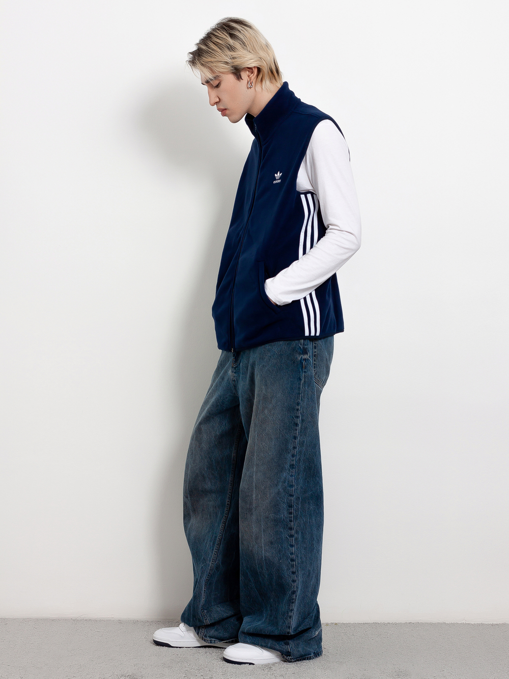 Жилет Adidas Adicolor 3-Stripes HK7391