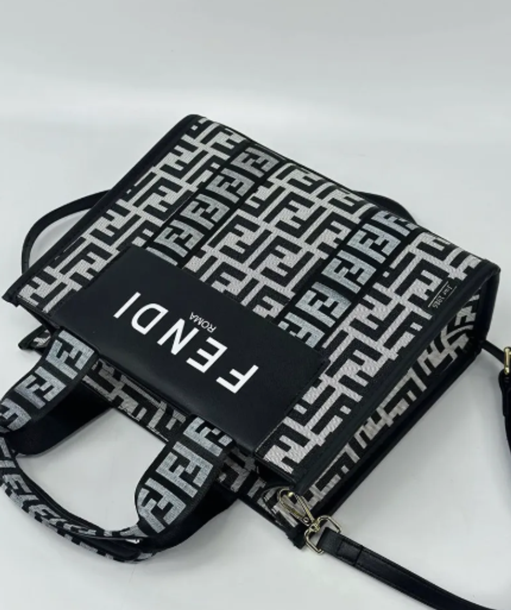 Сумка FENDI стильная