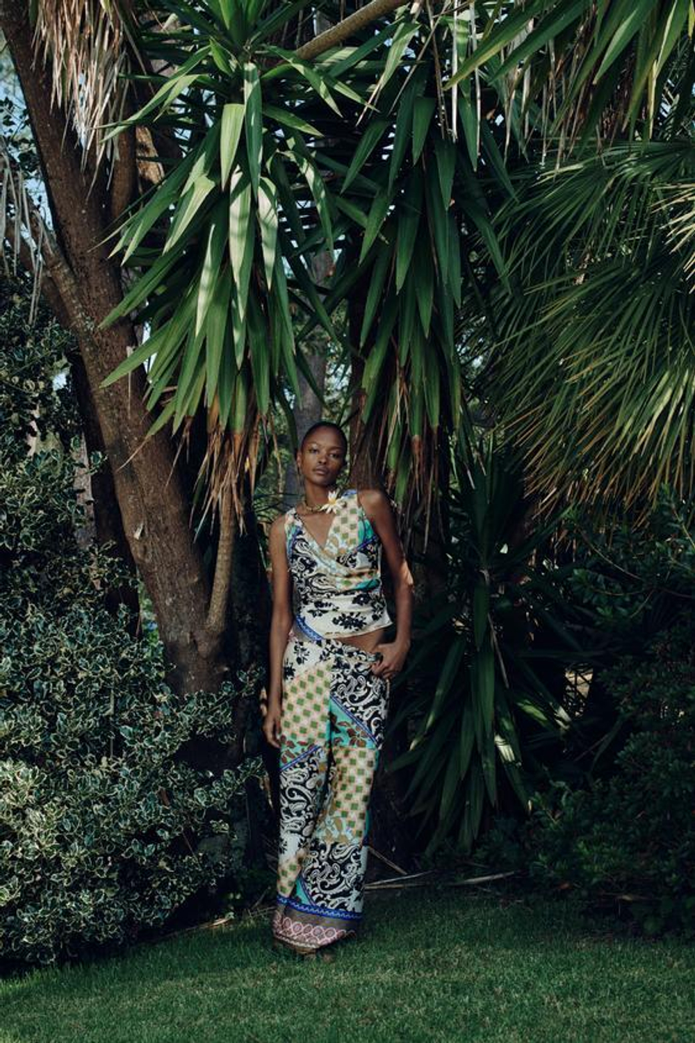 ZARA АТЛАСНЫЙ ТОП С ПРИНТОМ В СТИЛЕ ПЭЧВОРК, РАЗНОЦВЕТНЫЙ