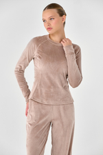 Лонгслив велюровый приталенный с рельефом