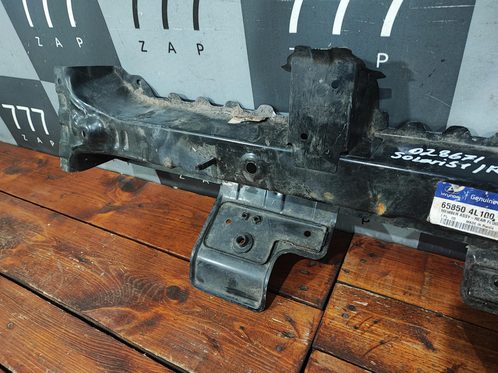 Усилитель пола багажника Rio 3, Solaris 1 11-17 Б/У Оригинал 658504L100