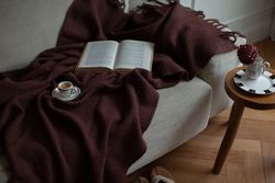 Плед мохеровый шоколадного цвета из коллекции Essential, 130х180 см