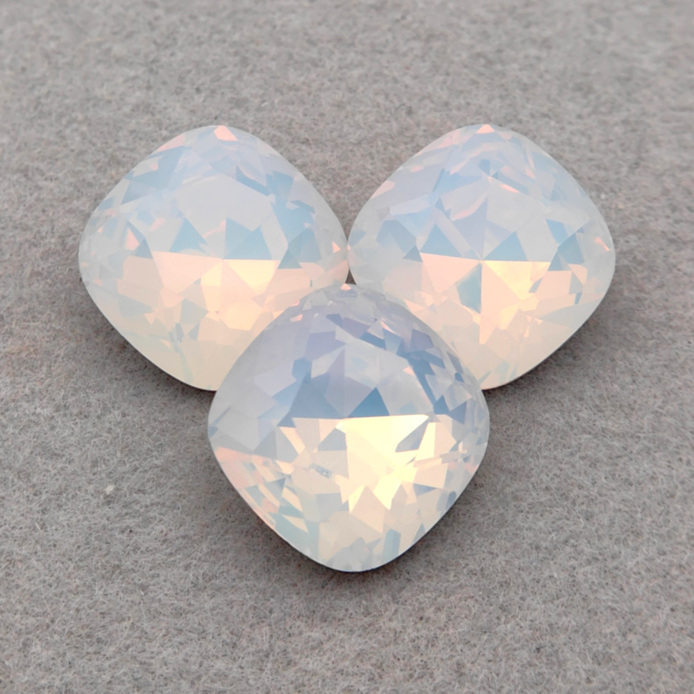 Cushion К9, White Opal