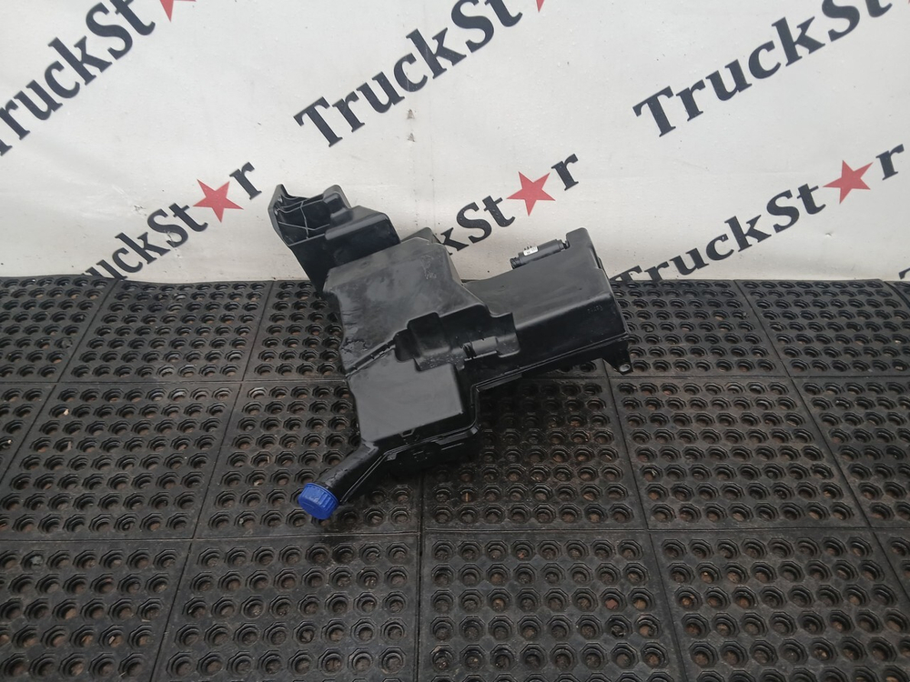 Бачок омывателя лобового стекла