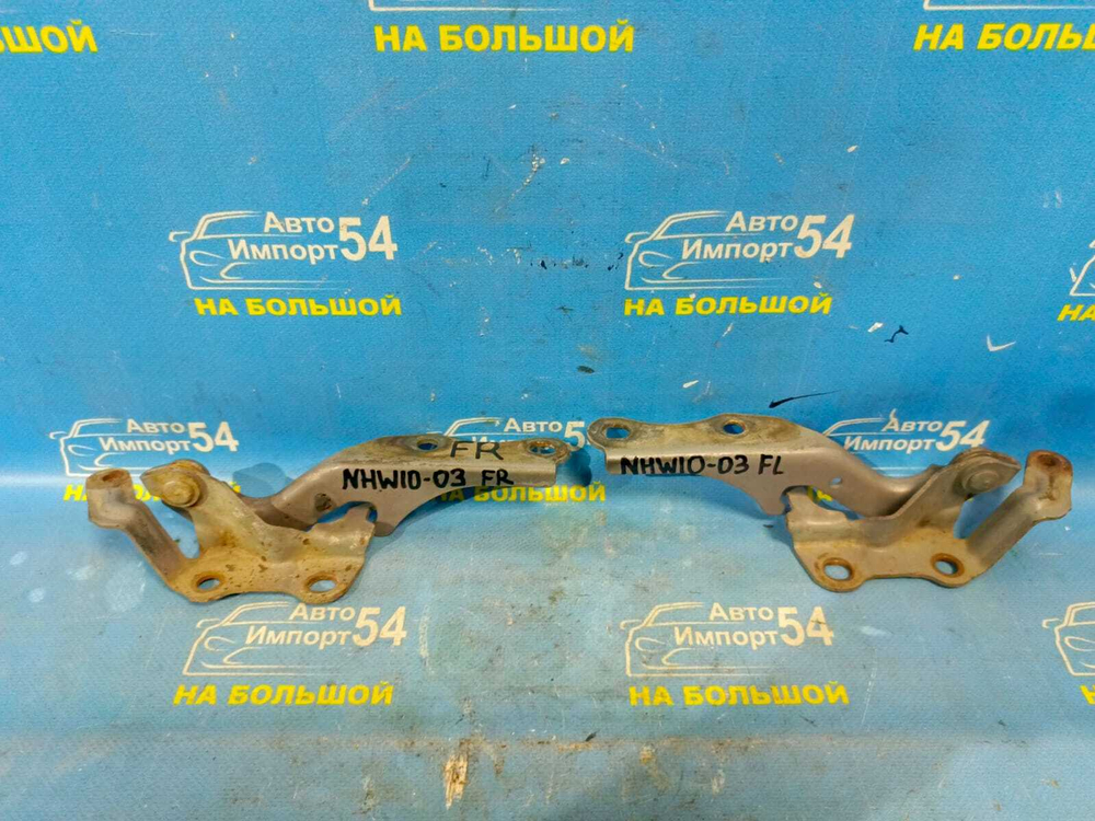 Петля капота правая TOYOTA PRIUS 1999
