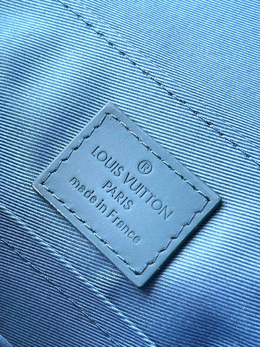 Louis Vuitton Takeoff Messenger PM