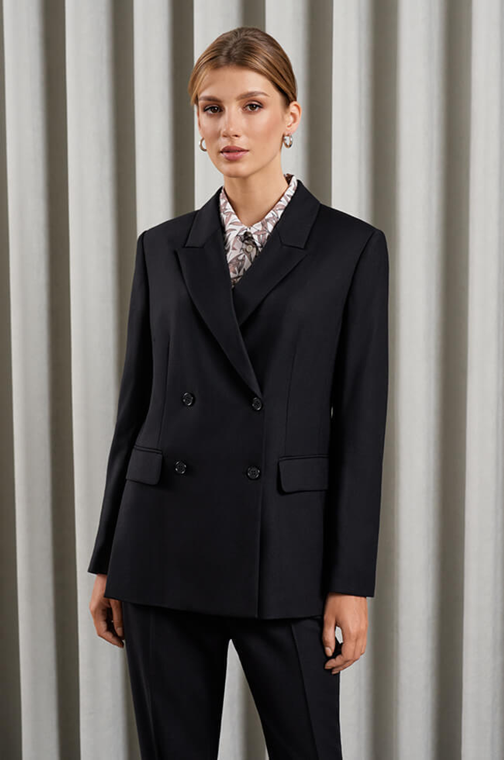 1837 Жакет женский (черный)