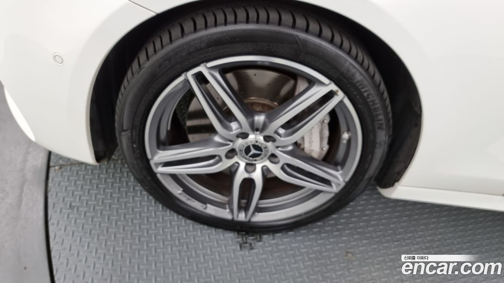Mercedes-Benz E-Class W213 E300 4MATIC AMG Line (06.2020)