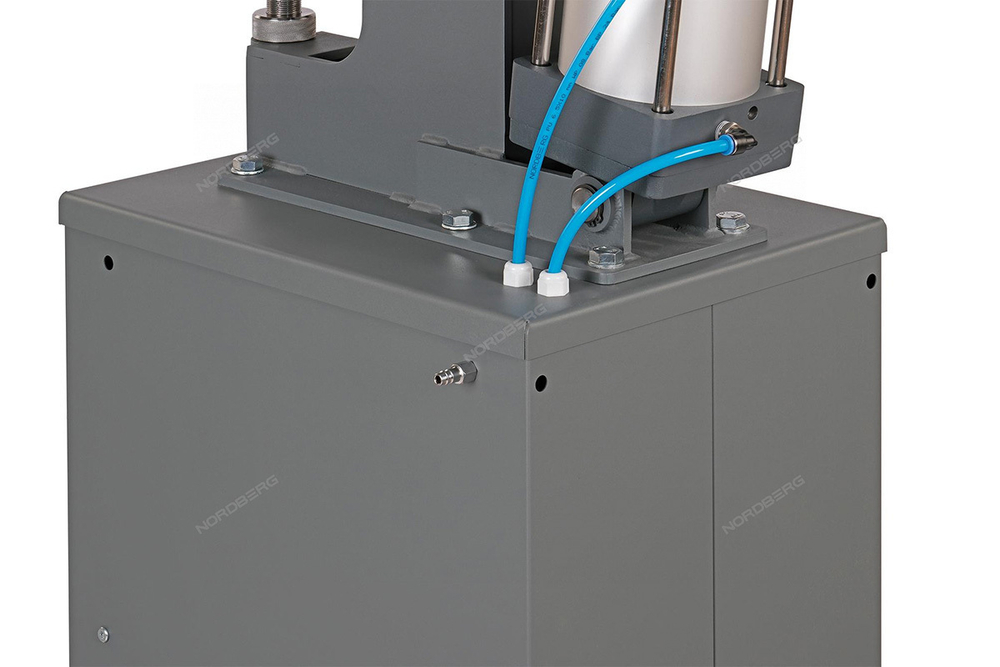 NORDBERG (NR8T) Пневматический станок для заклепки тормозных колодок, цилиндр 125, с тумбой