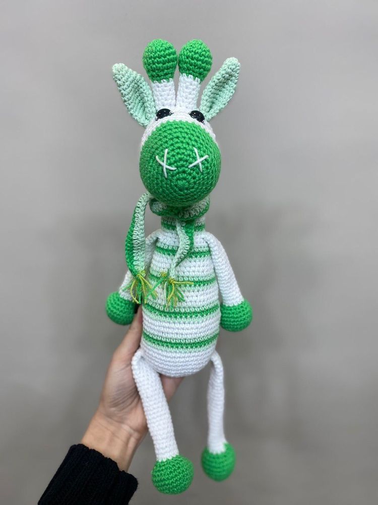 Мягкая игрушка Жираф зеленый вязаный