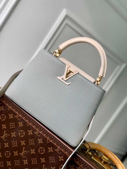 Louis Vuitton Capucines BB