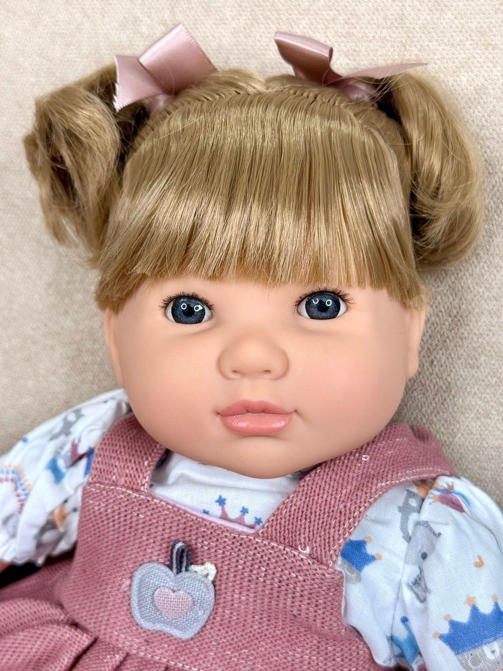 Кукла Berbesa мягконабивная 42см Sandra (4426S)