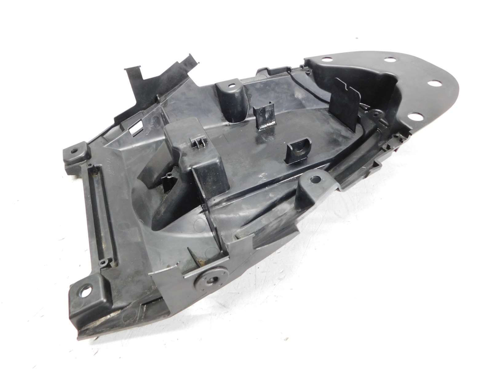 Пластик внутренний Suzuki Gladius SFV650A 63111-44H0