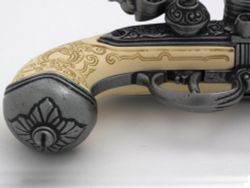 Denix Пистоль итальянский 3-х ствольный флинтлок, 1680 год, хром