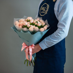 Букет пионовидных кустовых роз