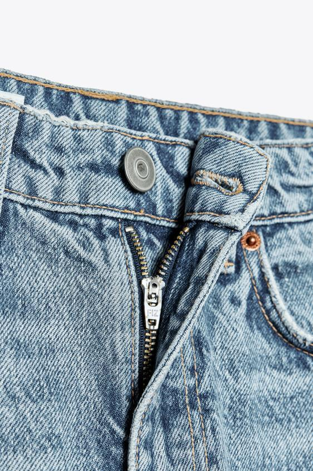 ZARA ДЖИНСЫ TRF MOM FIT HIGH WAIST, СЕРО-СИНИЙ