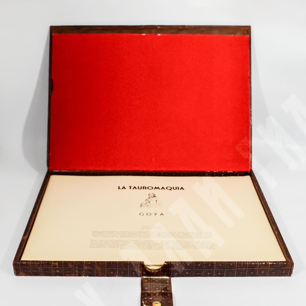 [Офорты Франсиско Гойи] Антонио де Орна. Папка из кожи «Тавромахия (Бой быков)». Кожа