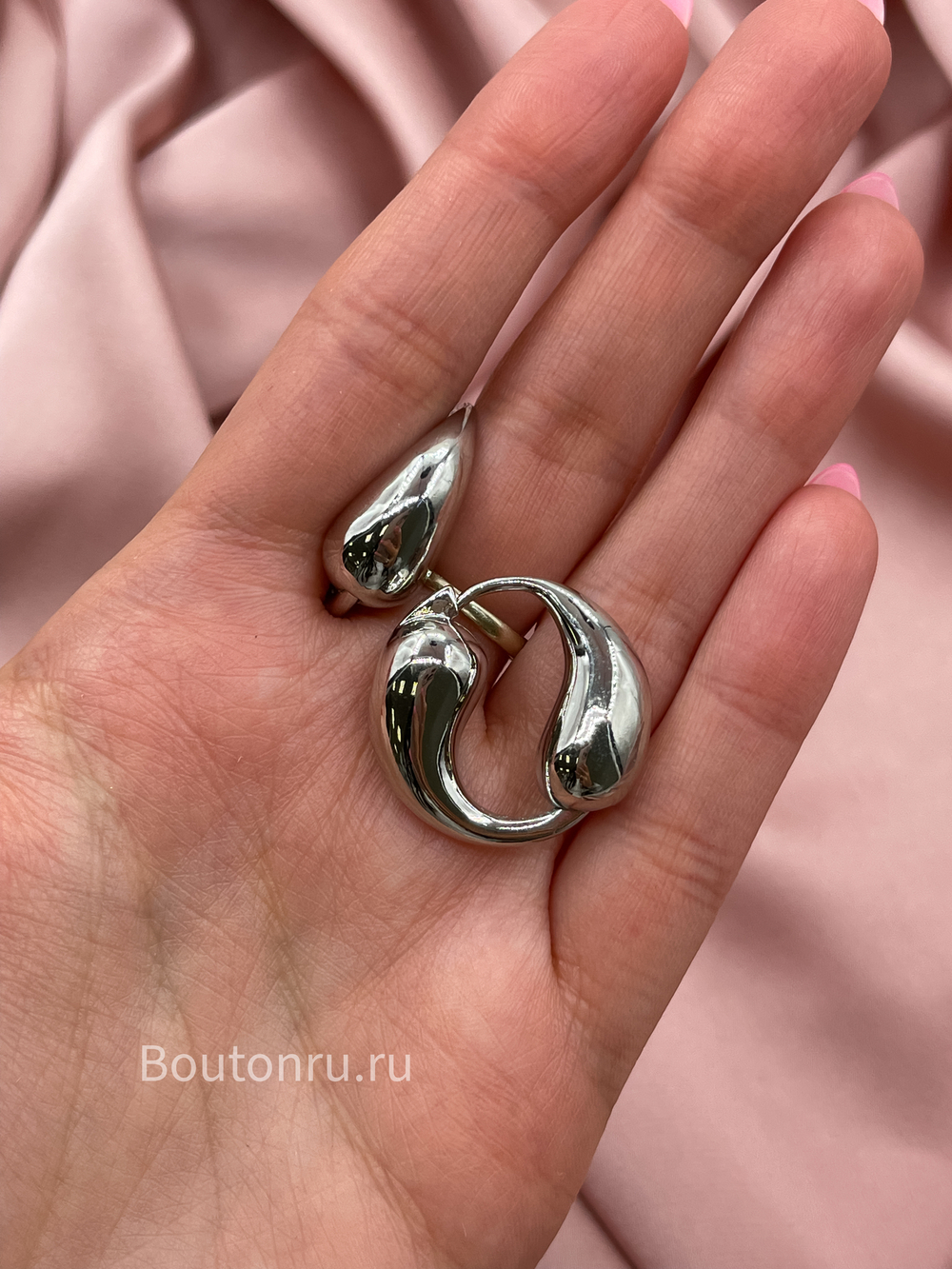 Серьги кольца серебристые капли