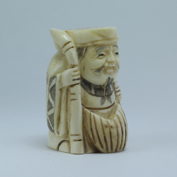 Нэцкэ Эбису с посохом и рыбиной