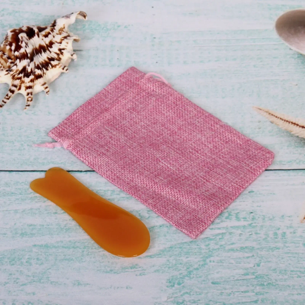 Массажер для лица и шеи декольте Лопатка «Gua sha», рыбка, цвет кораловый, в холщевом мешочке,11*4см/23,8гр