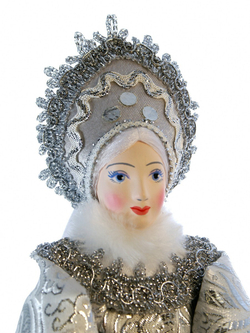 Кукла коллекционная Снегурочка в кокошнике и с муфтой