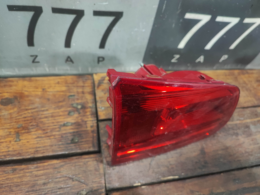 Фонарь задний левый внутренний Volkswagen Tiguan 1 11-18 Б/У Оригинал 5N0945093G