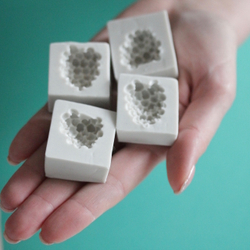 Молд силиконовый - вайнер Ежевика 2 ягоды