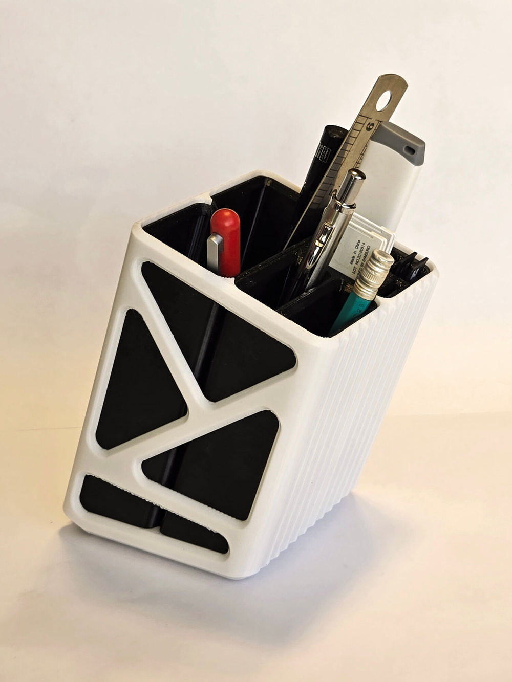 Подставка для ручек "Модулар", пластик, 3D-печать, чёрная с белым