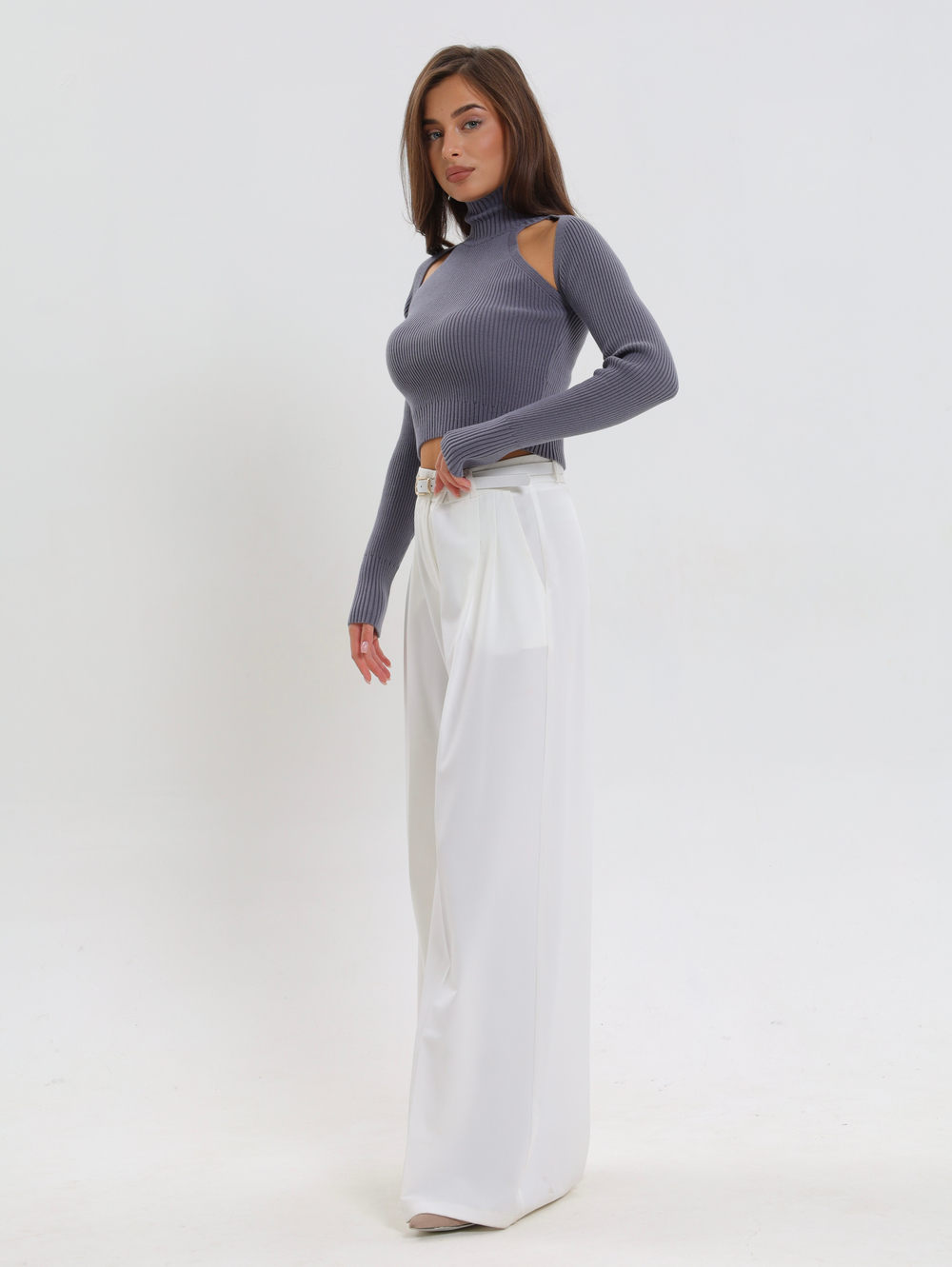 Лонгслив с двумя плечами