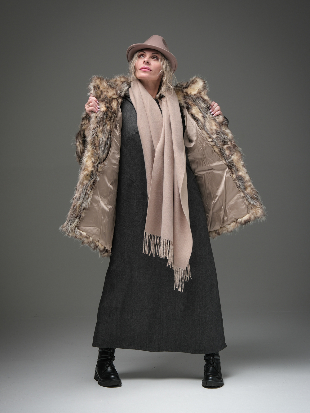 Короткая шуба / натуральный мех опоссум