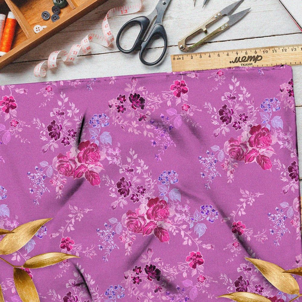 Ткань габардин розы с веточками листьев
