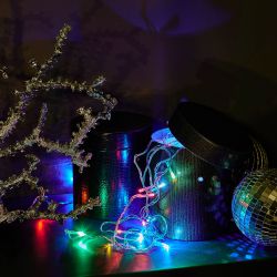 ULD-S0280-020-DTA MULTI IP20 Гирлянда светодиодная с контроллером. 20 светодиодов. 2.8 м. разноцветная. IP20. провод прозрачный.