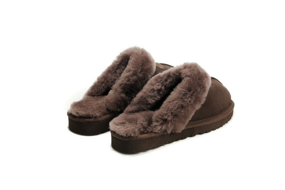 UGG Slippers Scufette Chocolate