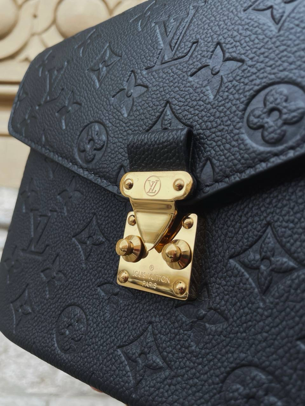 Louis Vuitton Pochette Metis