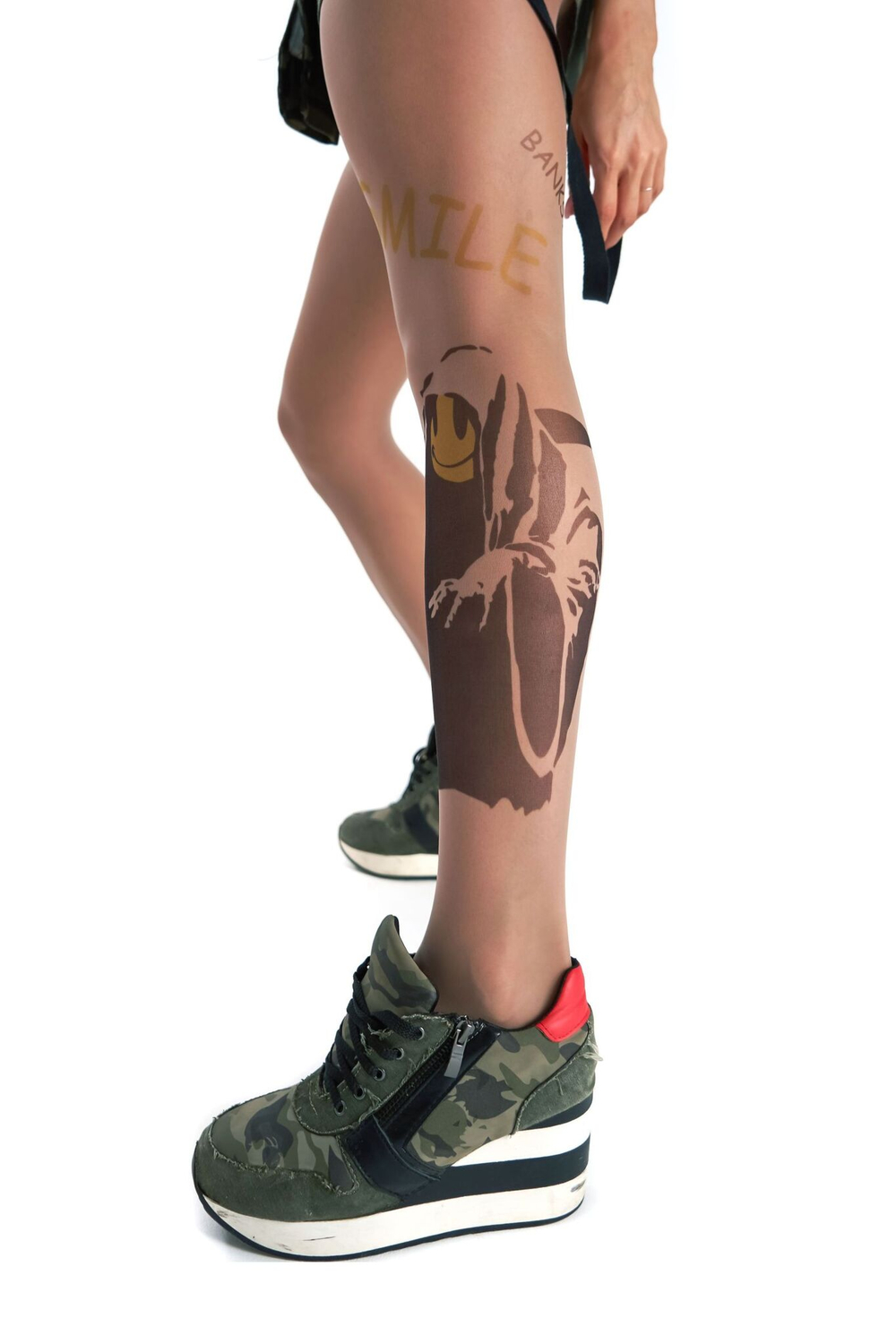 Колготки со смайликом-смертью и надписями «banksy» (Размер: S-M-L) (Цвет: бежевый)