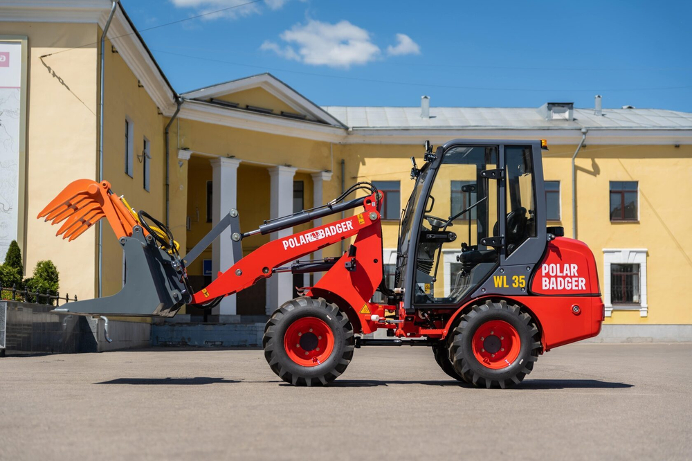 Погрузчик POLAR BADGER WL35