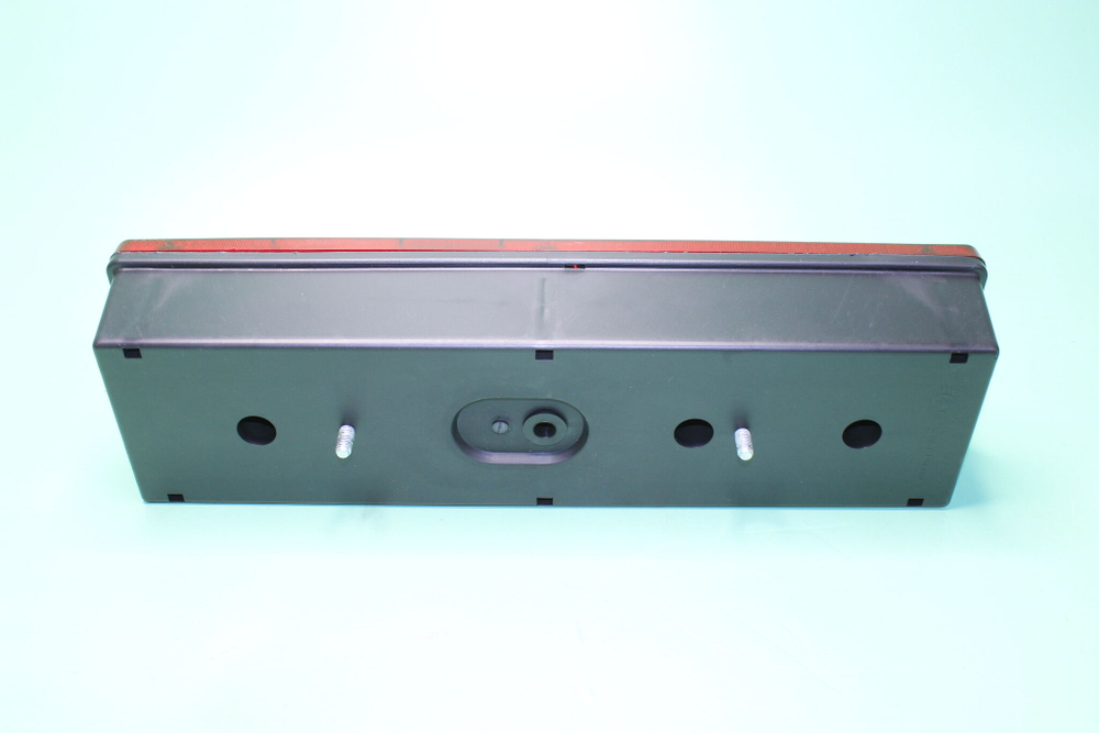 Фонарь задний КамАЗ,МАЗ 24В правый /7442.3716/