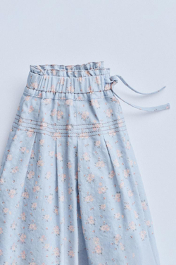 ZARA TIMELESZ - БРЮКИ С ЦВЕТОЧНЫМ ПРИНТОМ, ГОЛУБОЙ