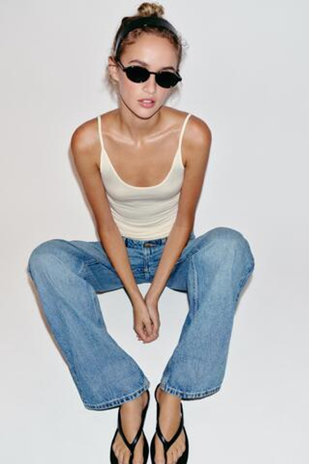 ZARA ТОП НА ТОНКИХ БРЕТЕЛЯХ, ЖЕЛТОВАТО-БЕЛЫЙ