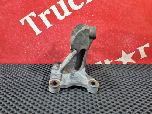 Кронштейн двигателя передний левый 2018г.