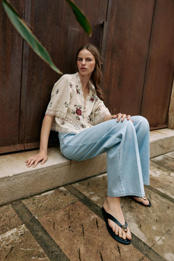 ZARA ДЖИНСЫ Z1975 WIDE-LEG СО СРЕДНЕЙ ПОСАДКОЙ И ЗАУТЮЖЕННЫМИ СТРЕЛКАМИ, ГОЛУБОЙ
