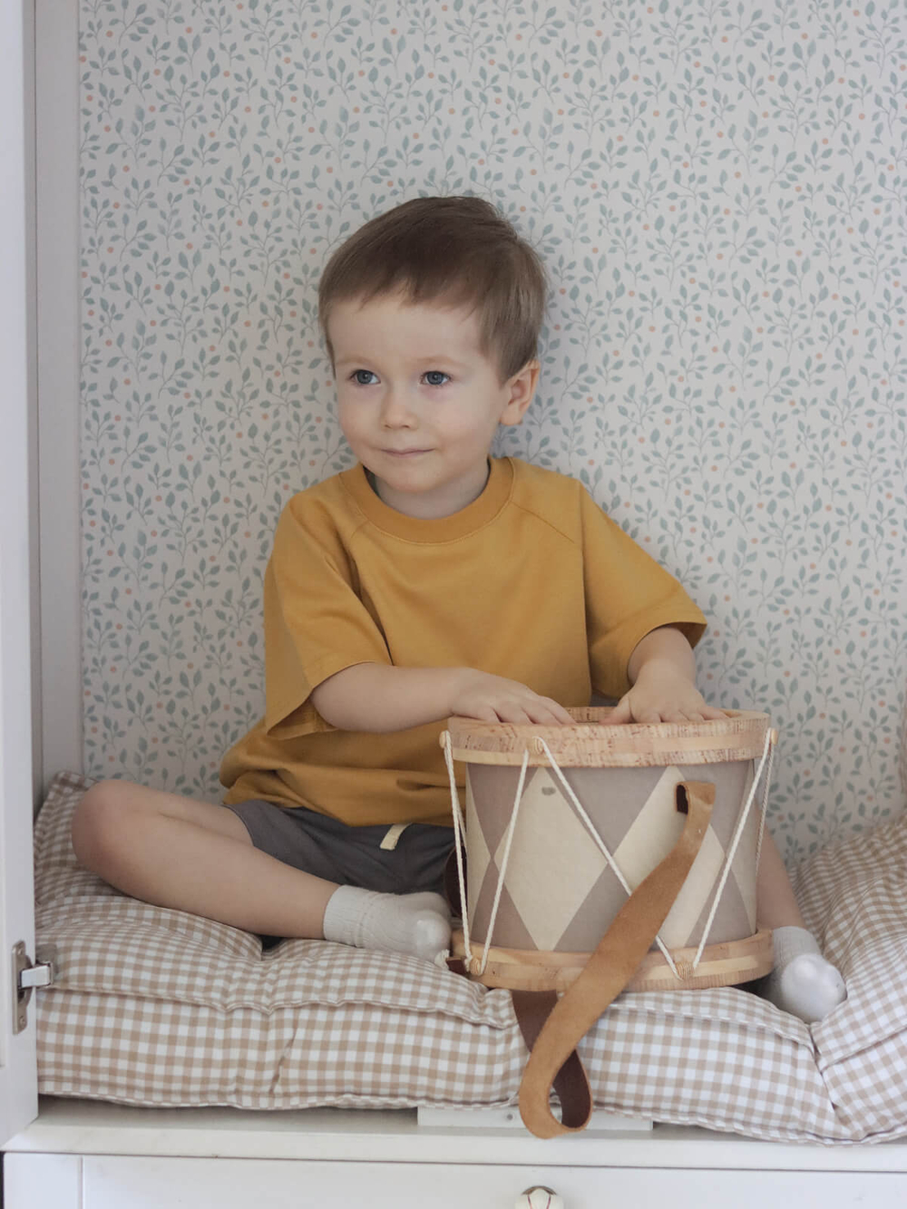 Футболка унисекс Mjölk Mustard