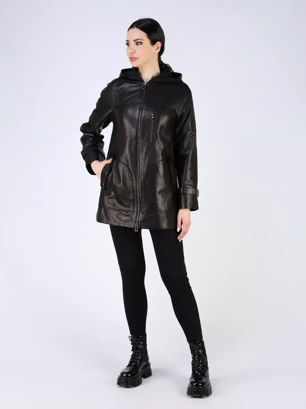Кожаная куртка демисезонная с капюшоном