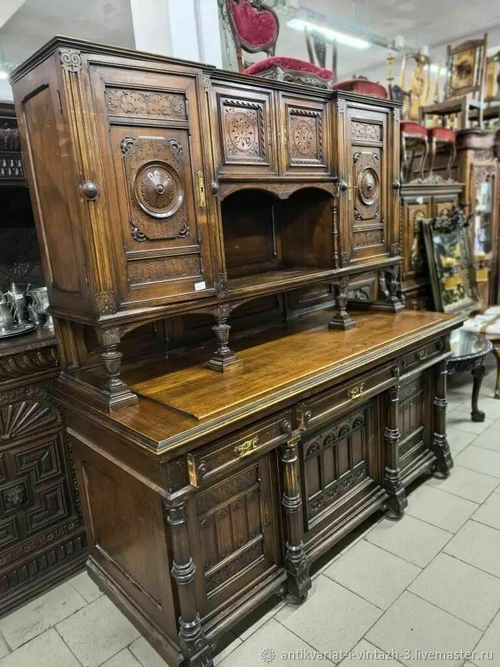 Старинный буфет