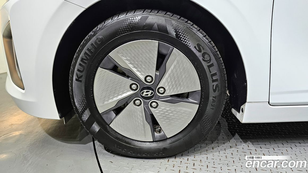 Hyundai The New Ionic Hybrid 1.6 HEV (10.2019)