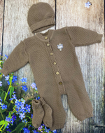 Вязаный комплект на выписку 3 предмета "Мишка-Л" (комбинезон, шапочка, пинетки) (Цвет: Серый)